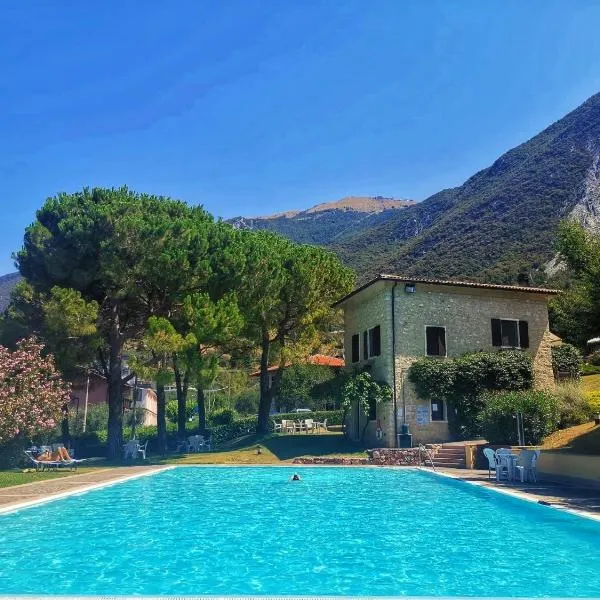 Lovely lake wiev&pool, hotel in Malcesine