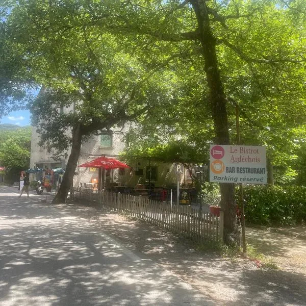 le bistrot ardéchois by Papytof, hotel v destinácii Vallon-Pont-dʼArc