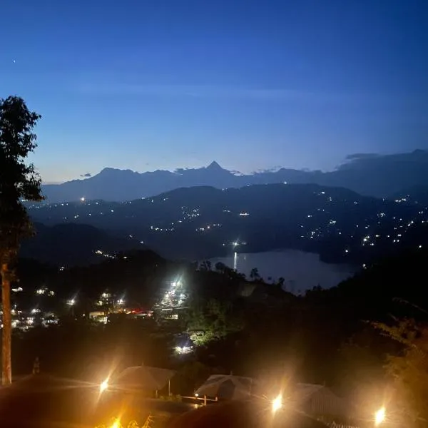 Himalaya Serene View Guest House & Farm Stay – hotel w mieście Deorāli