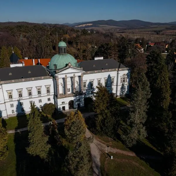 Hotel Zámok Topoľčianky, hotel v destinaci Topoľčianky