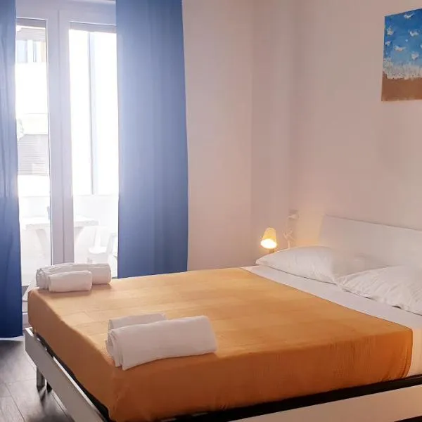LE DIMORE SUL MARE BEACH ROOMS Rental SAN SALVO MARINA, hotel v destinaci San Salvo