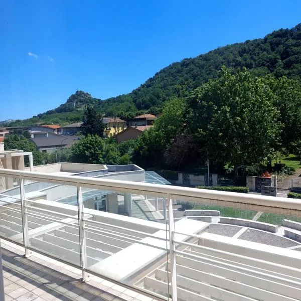 Suite Valmarecchia, hotel in Pietracuta