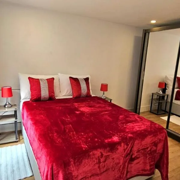 Josh Double Room, hotel in London