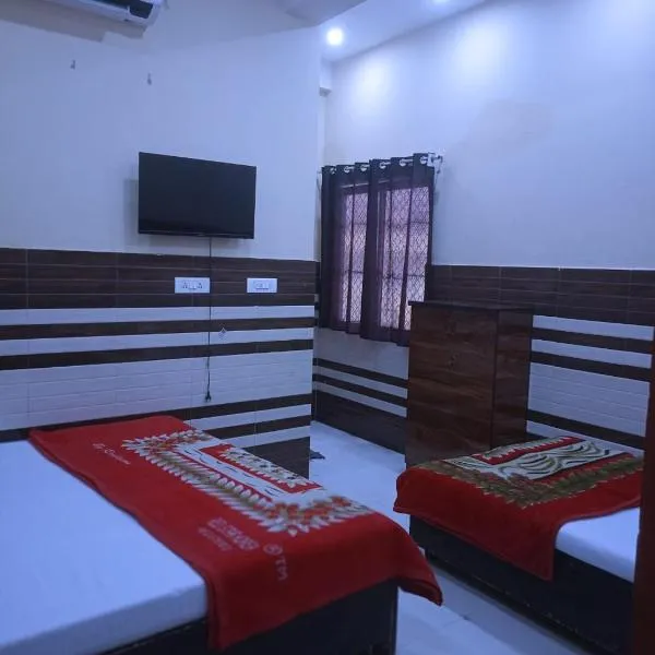 New gaytri place near by Prem mandir 1, hotell sihtkohas Vrindāvan