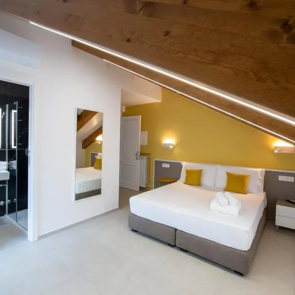 Rossy Palace - Amalficoast Suites, hotel in Agerola