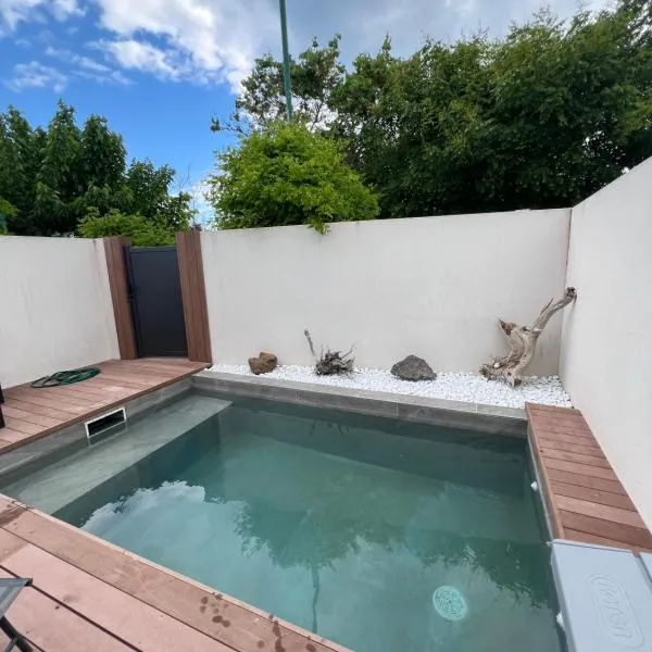 Villa JOPI 3Ch piscine plage entierement climatisée, hotel in Le Grau-dʼAgde