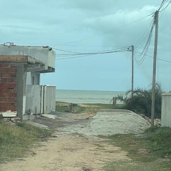Casa a 10 metros da praia