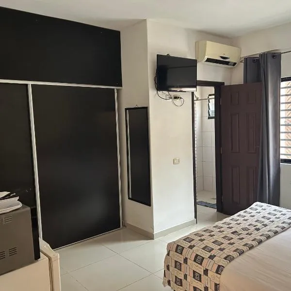 X5 Condominio - Diagonal a Fexpocruz, hotel v destinaci Santa Cruz de la Sierra