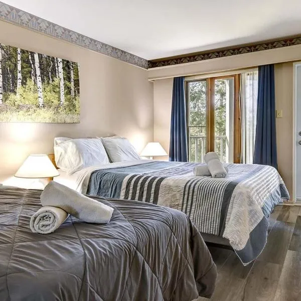 Stylish Tremblant, Near Resort, Dining & Activities with free parking, hotel en Mont-Tremblant