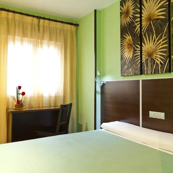 Hostal Avenida Barajas, hotel v destinaci Madrid