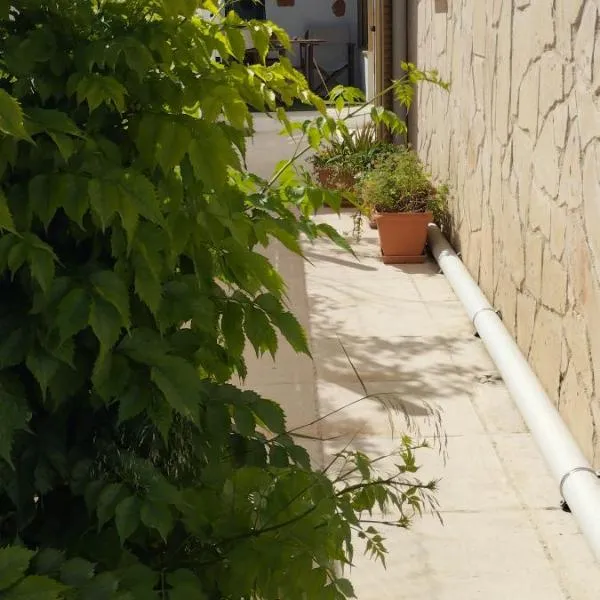 Fay's House, hotel di Mesargos