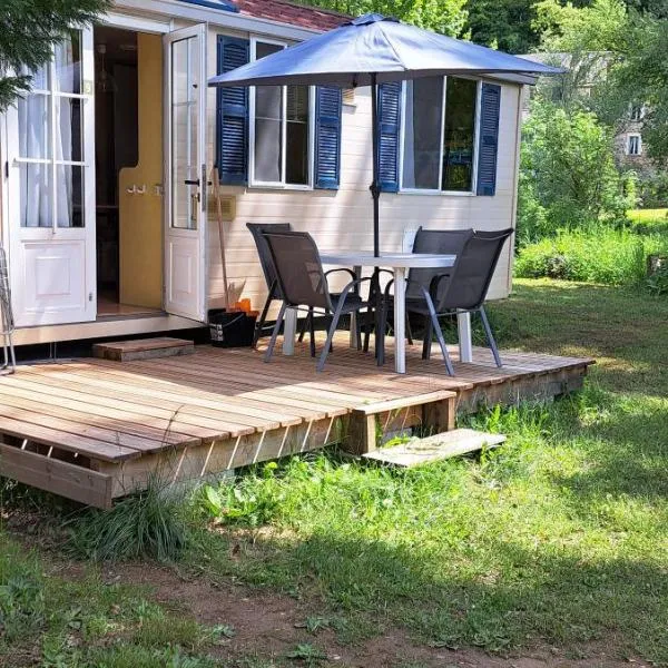 Camping les Galets, hotel in Banassac