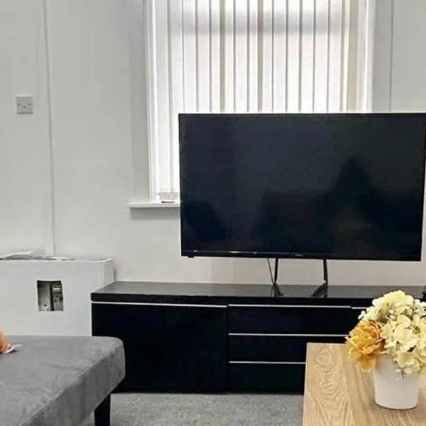 Crystal Home- Ashton-Under-Lyne, Manchester, hotel in Stalybridge