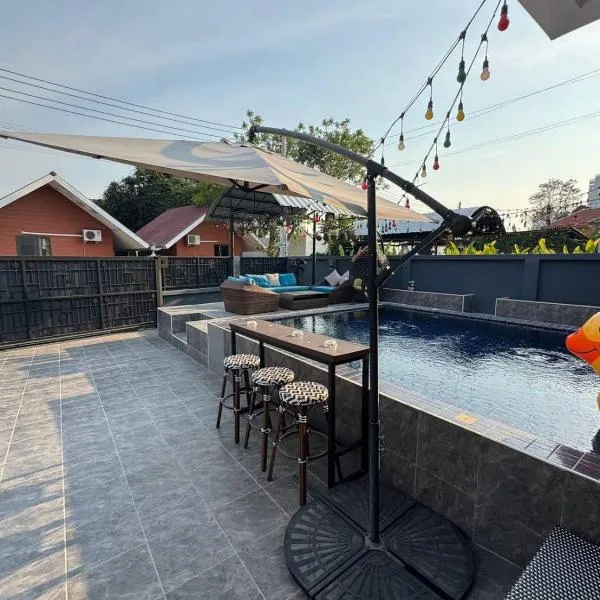 Baanmeesuk Pool Villa Pattaya, hotel v destinaci Jomtien pláž