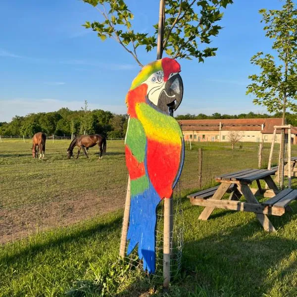 Zoofarma Penzion Konírna, hotel v destinaci Železničné Stanice Božice-Jaroslavice