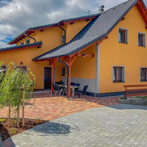 Apartmány Na Vyhlídce - Wellness، فندق في هورني بلانا