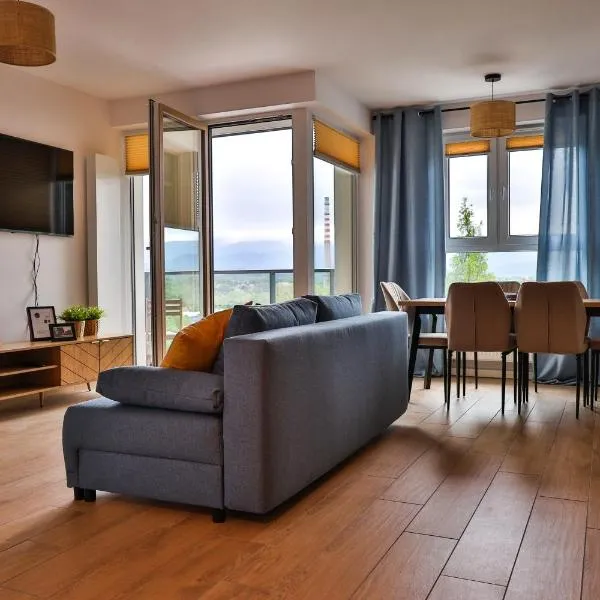 M&D apartamenty w Karkonoszach 2 sypialnie, salon z aneksem, balkon, widok na góry, hotel in Jelenia Góra