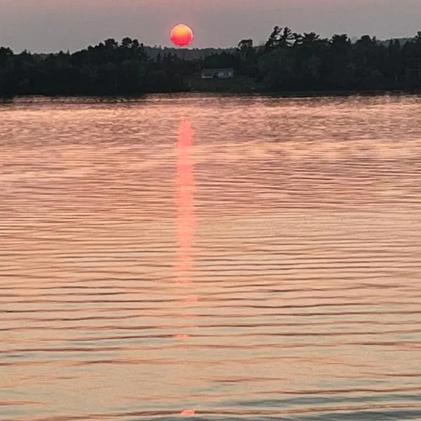 Rice Lake Retreat, hotel v destinaci Roseneath