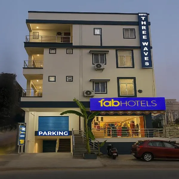FabHotel Three Waves- Nr LB Nagar Metro Station, hotel v destinaci Surūrnagar