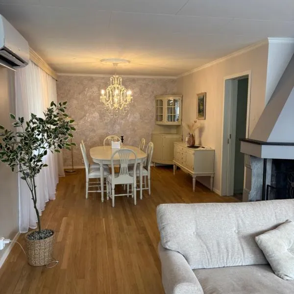 Magnhilds Luxury Apartment, hotel in Otta