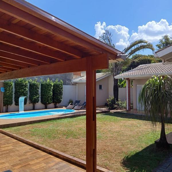 Casa com piscina em excelente localização - Foto 4