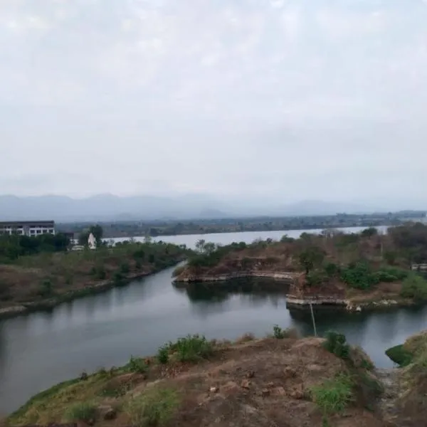 Kalyan luxury rooms, hotel en Garudeshwar