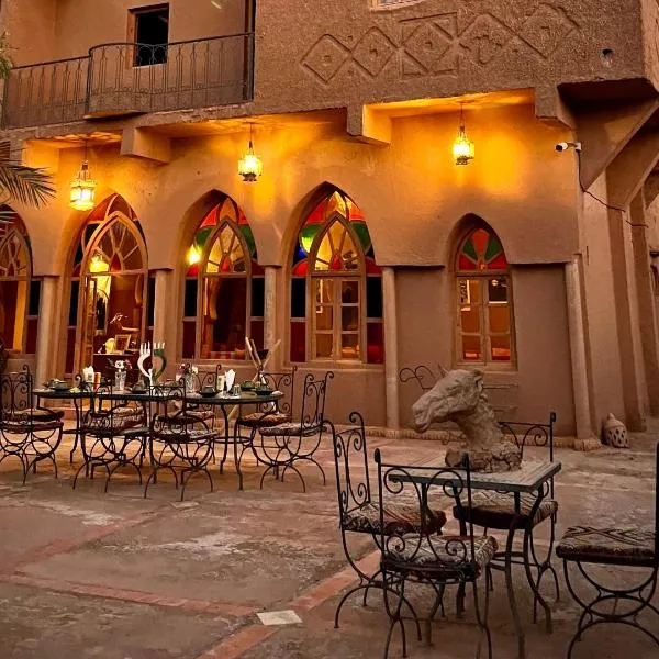 Hotel Carrefour des Nomades, hotel v destinaci Mhamid