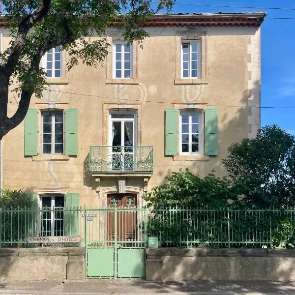 Les volets verts – hotel w mieście Saint-Laurent-de-la-Cabrerisse