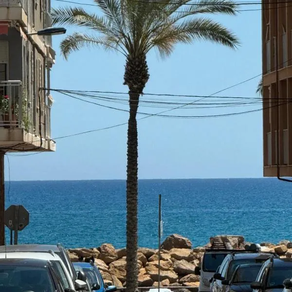 Cezy con Garaje 100 m Playa del Cura, hotel v destinaci Torrevieja