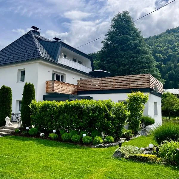 Ferienwohnung Auszeit Döbriach, hotel en Döbriach