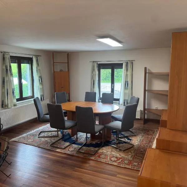 suites11 com - contactless check-in, hotel v destinaci Schlüßlberg