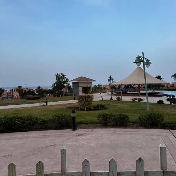 Apartments in Ain Sokhna on the beach, hotel v destinaci Ain Soukhna