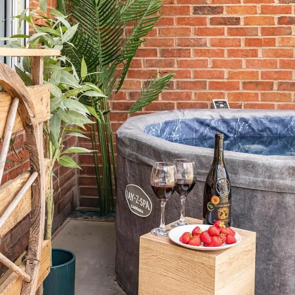 Chic Riverside Retreat Salford 4bd free parking, hotel en Mánchester