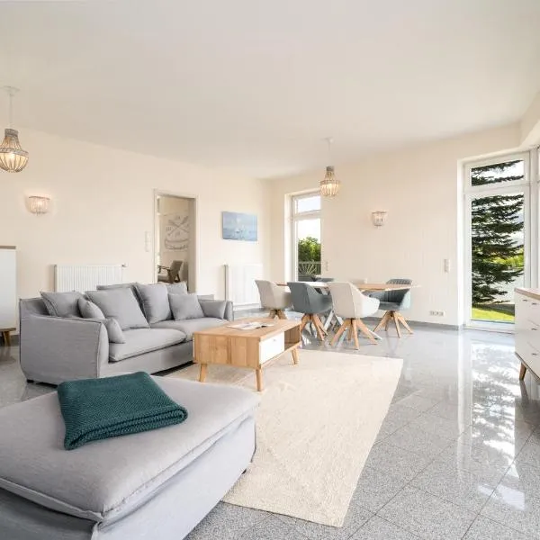 Seaside House - Ferienhaus mit privatem Bootsanleger, Terrasse und Wellness-Komfort direkt am Wasser, hotel v destinaci Malchow