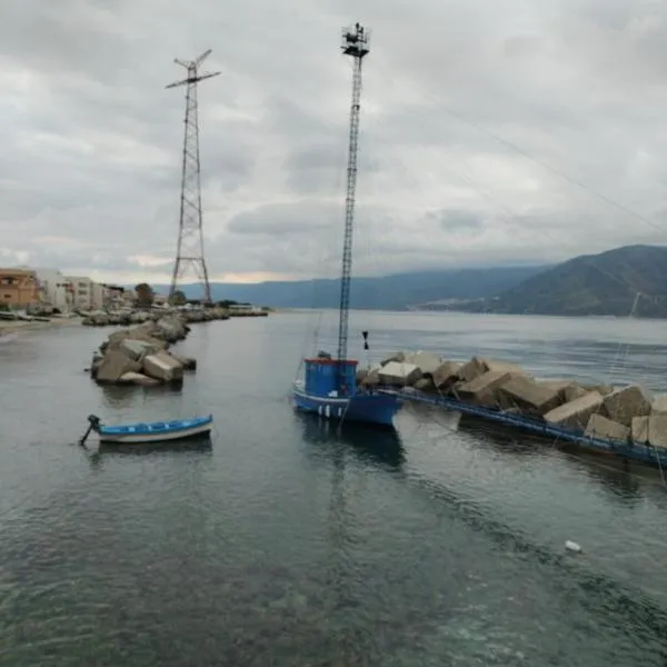 La casa tra i laghi, hotel v destinaci Messina