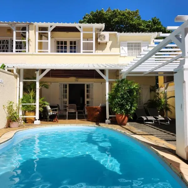 Bungalow Forgetti at Trou aux Biches with private swimming pool, hotel in Trou aux Biches