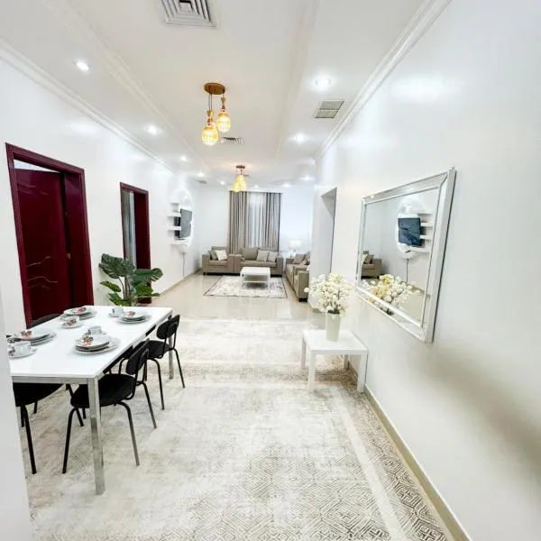 White Flower, hotel in Jahra