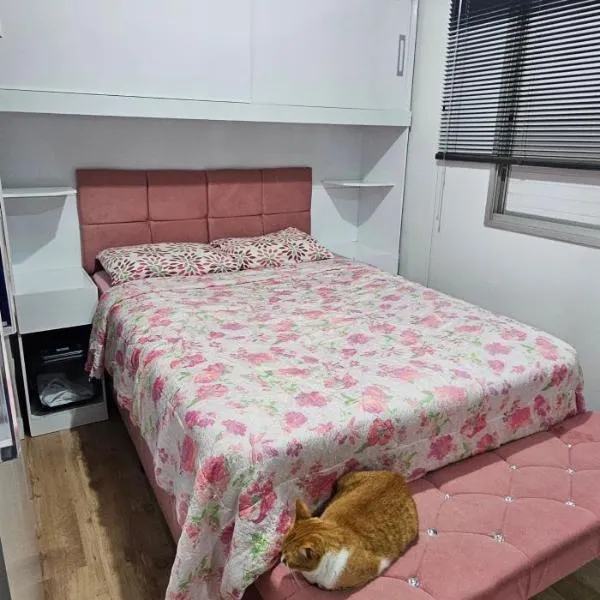 Quarto em Jabaquara para mulheres e casal、サンパウロのホテル
