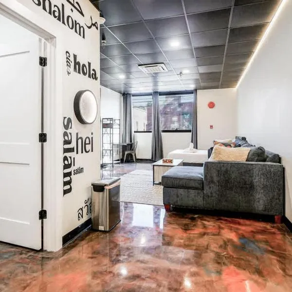 New Loft 3 min to Childrens Hospital Sleeps 4, hotel in Pittsburgh