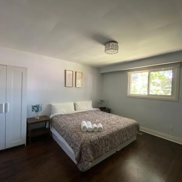 Yonge and Finch Subway !O Cozy & Modern Private Bdr with Private Bathroom, hotel v destinaci Toronto