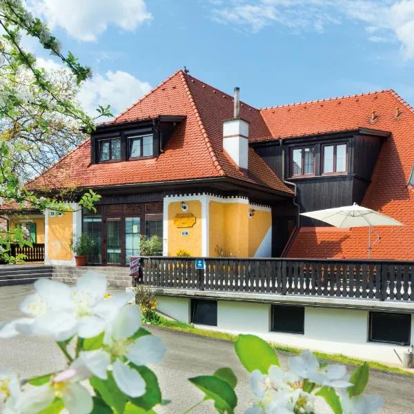 Frühstückspension Zanglhof, хотел в Lannach