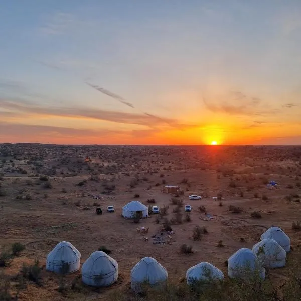 Authentic Uzbek Yurt Camp eco-friendly、Nurotaのホテル