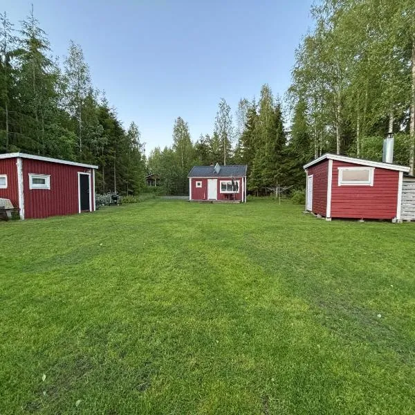 Stuga med egen strand, hotel in Karlstad