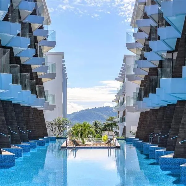 The Beachfront Hotel Phuket, hotel in Rawai Beach