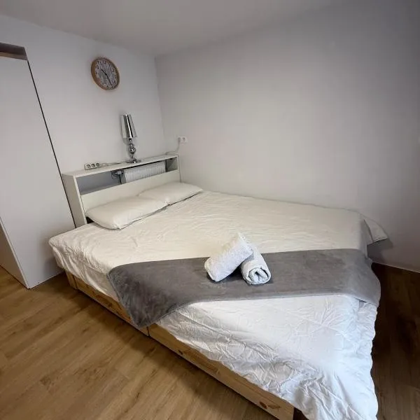 Studio with Garden, hotel em Villerupt