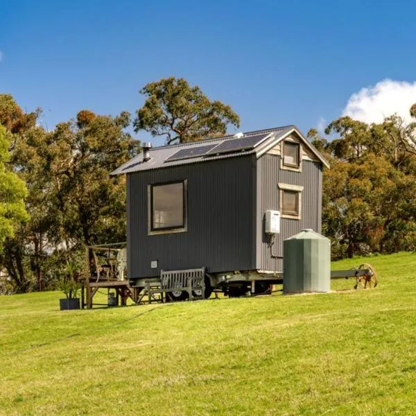 Golden Plains by Tiny Away, hotel v destinaci Ross Creek