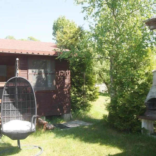 Mały domek nad rzeką Słupią, hotel in Sulęczyno