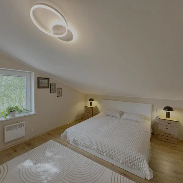 Po Beržu, hotel i Molėtai