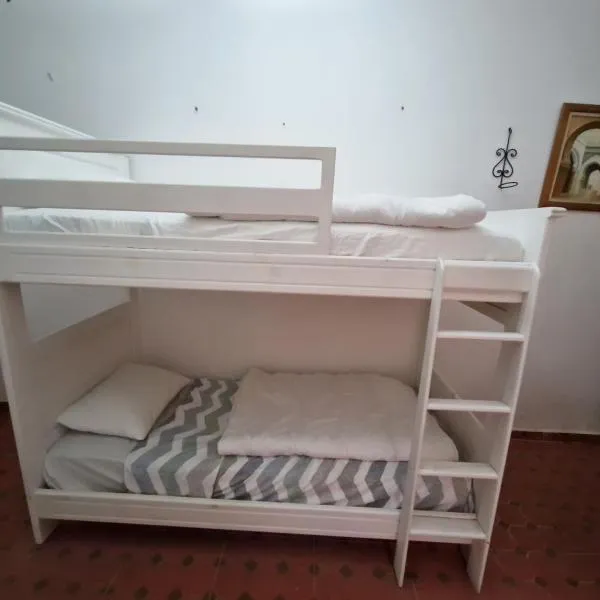 HOSTEL bANANA, hotel en Tánger