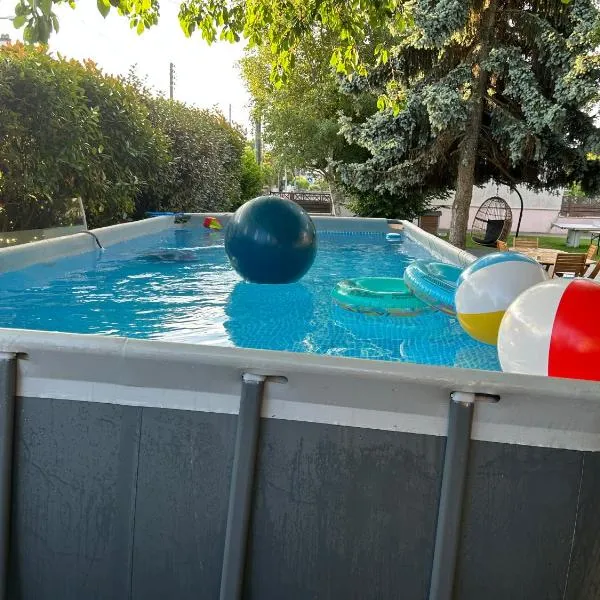 Villa Maxonale près de Paris avec Piscine Chauffée, Sauna et Jacuzzi – hotel w mieście Villemoisson-sur-Orge